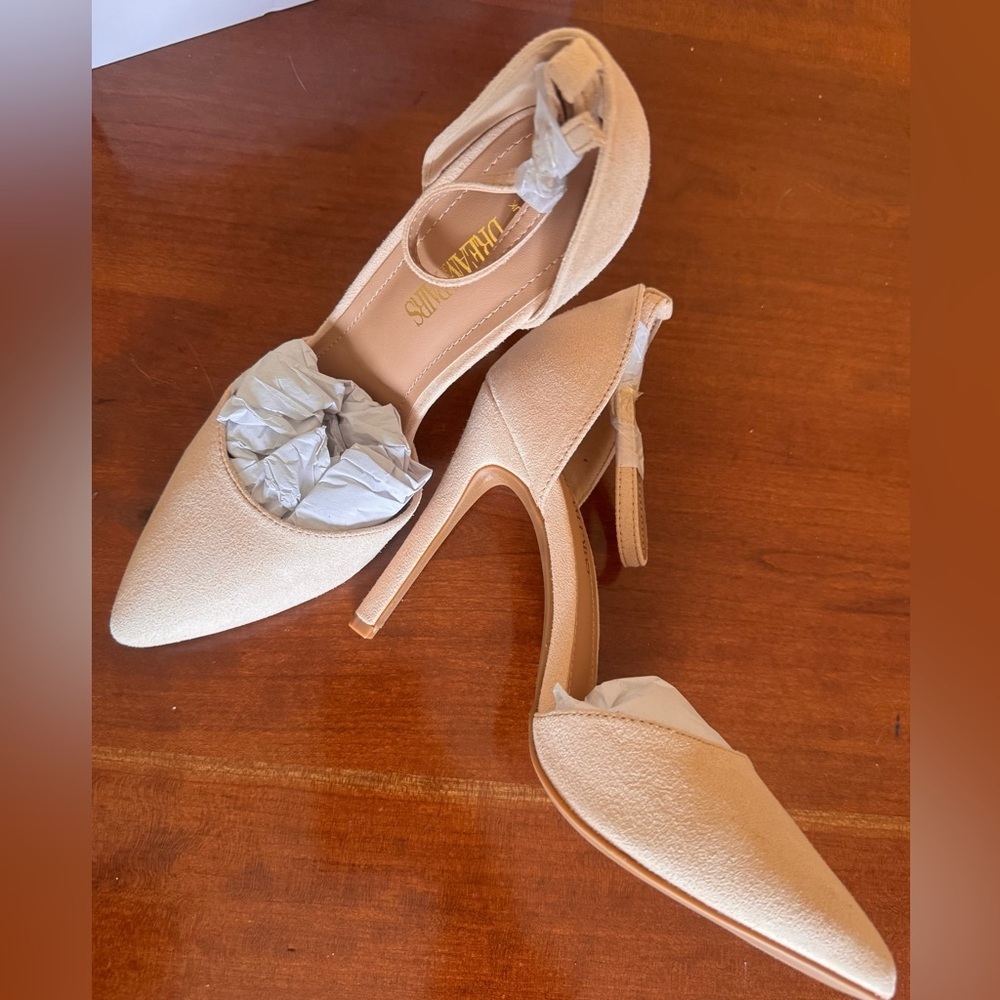 Dream Pairs Nude Heels Size 8 Pointed Toe Pumps NEW 0028 - Picture 2 of 5